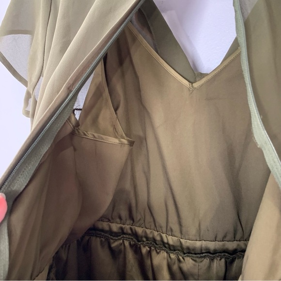 ModCloth army green chiffon jumpsuit with peach trim and flutter sleeves. Size L - Picture 11 of 15